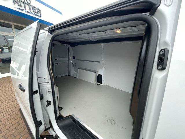 Fahrzeugbild eines Opel Vivaro