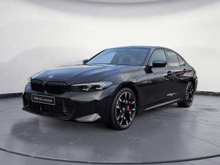 Schräge Frontansicht auf einen BMW 3er-Reihe , freigestellt