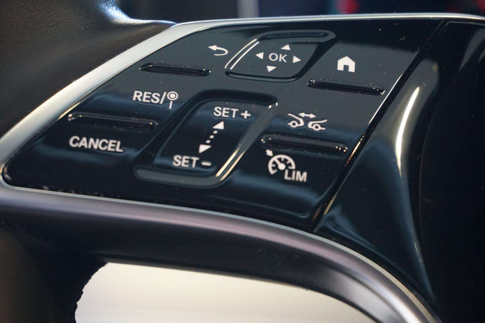 Fahrzeugbild eines Mercedes-Benz E-Klasse