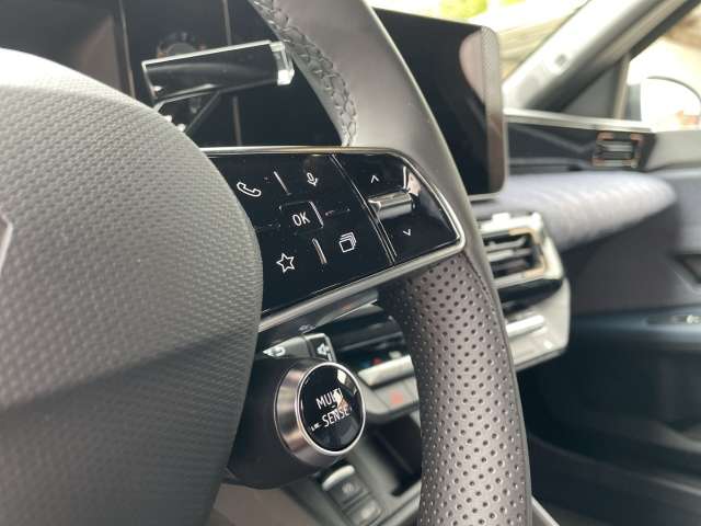 Fahrzeugbild eines Renault 4 E-TECH