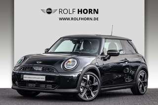 Schräge Frontansicht auf einen MINI COOPER , freigestellt