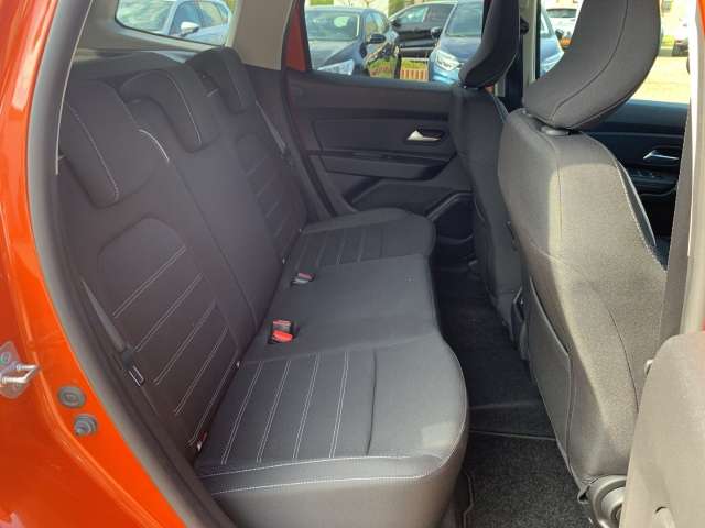 Fahrzeugbild eines Dacia Duster