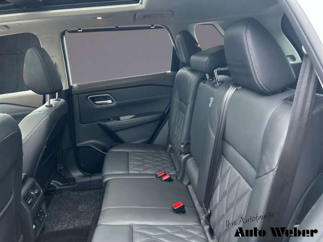 Fahrzeugbild eines Nissan X-TRAIL