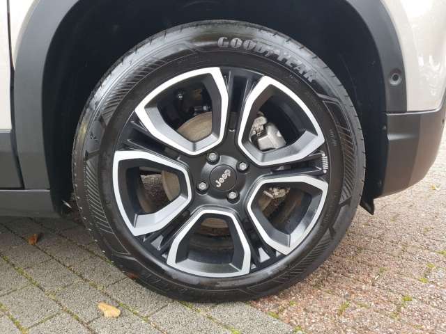 Fahrzeugbild eines Jeep Avenger