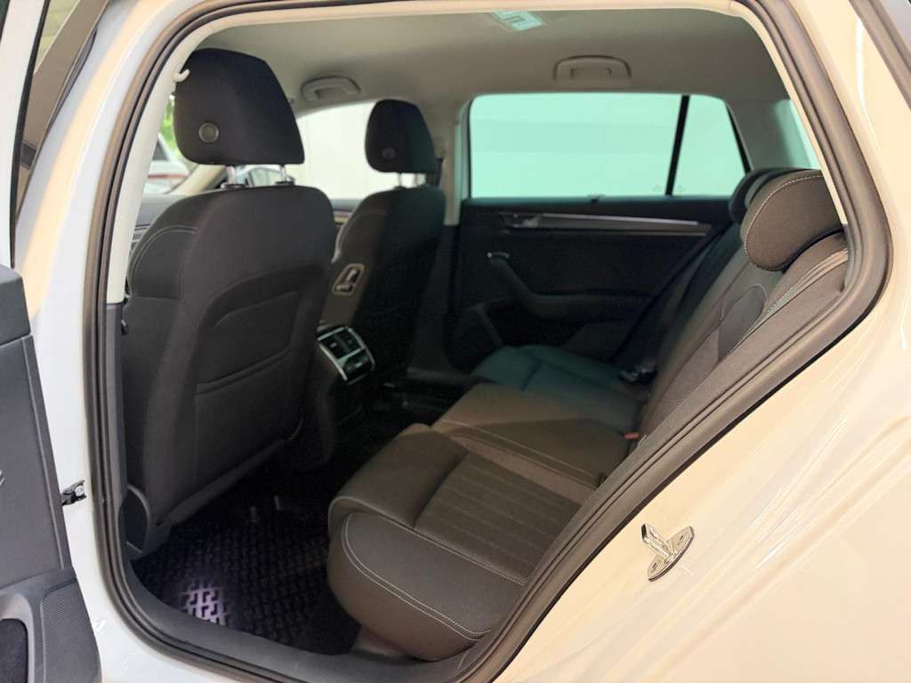 Fahrzeugbild eines Skoda Superb