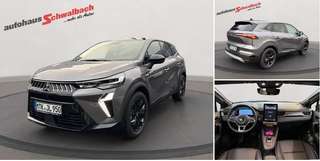 Schräge Frontansicht auf einen Mitsubishi Grandis , freigestellt