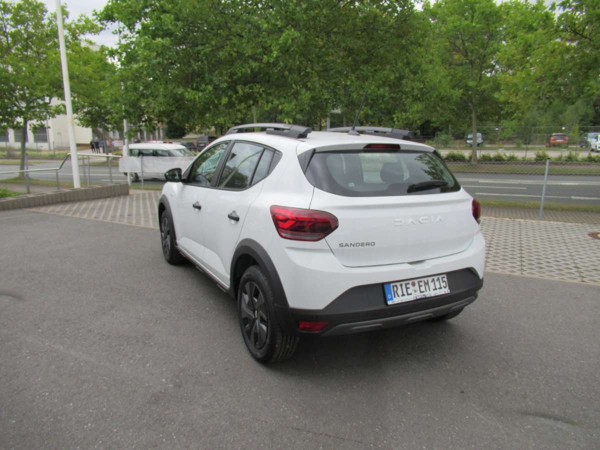 Fahrzeugbild eines Dacia Sandero