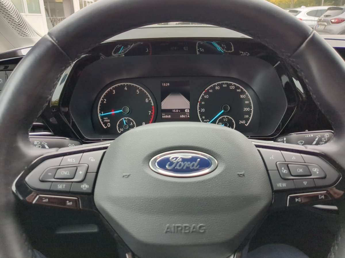 Fahrzeugbild eines Ford Tourneo Connect