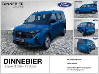 Schräge Frontansicht auf einen Ford Tourneo Courier , freigestellt