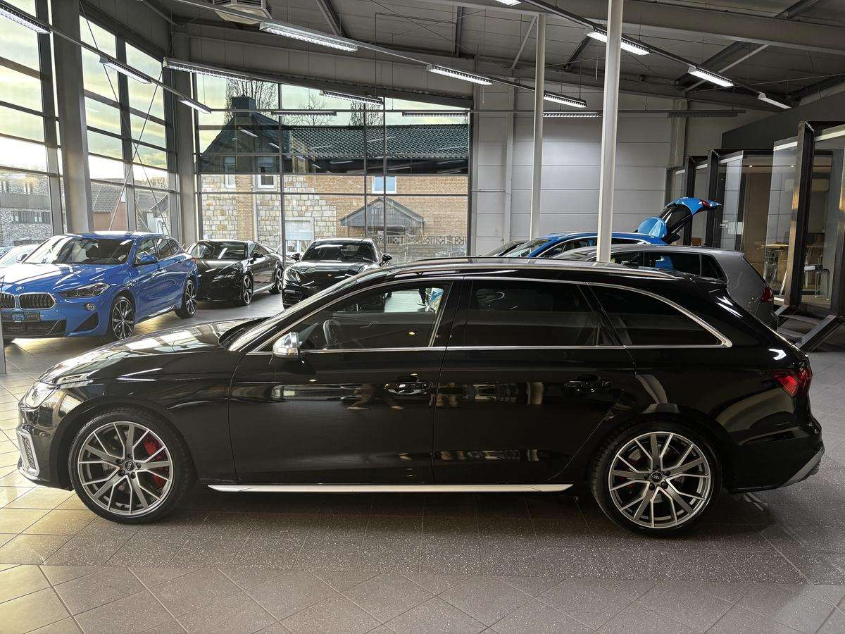 Fahrzeugbild eines Audi S4