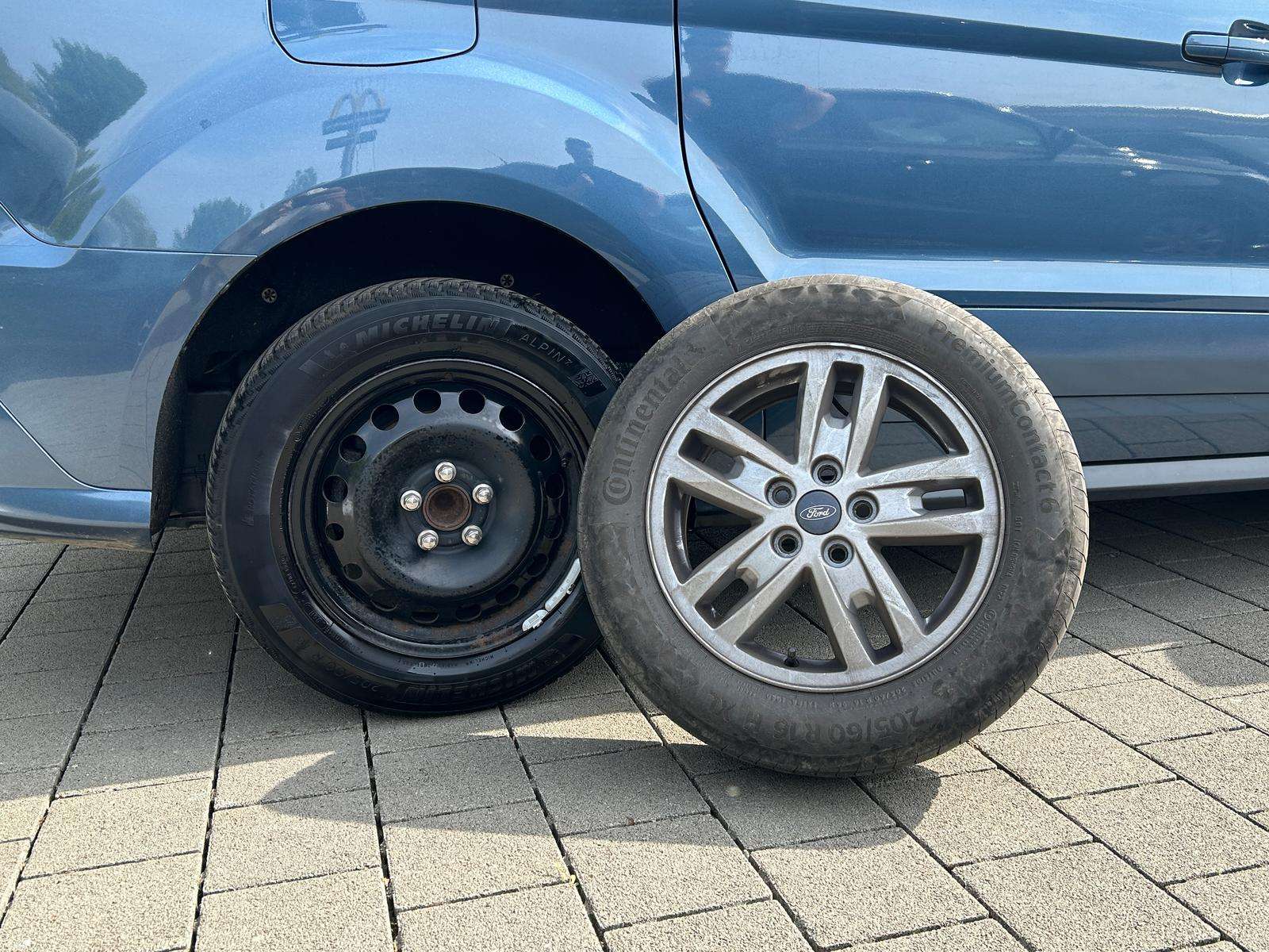 Fahrzeugbild eines Ford Tourneo Connect