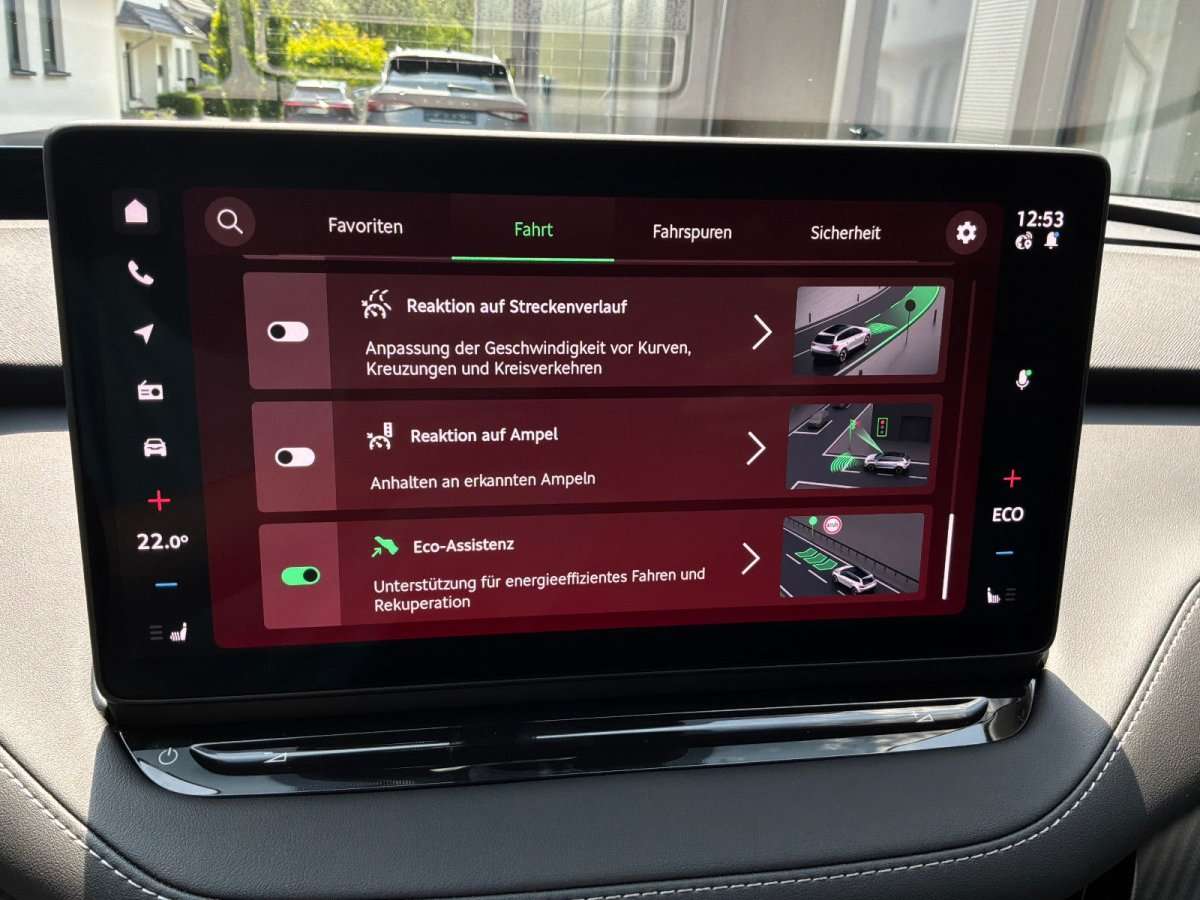 Fahrzeugbild eines Skoda ELROQ