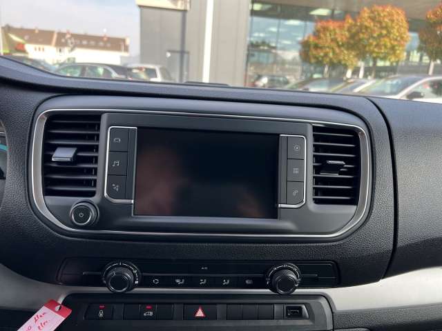 Fahrzeugbild eines Opel Vivaro