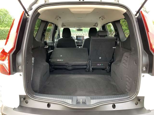 Fahrzeugbild eines Dacia Jogger