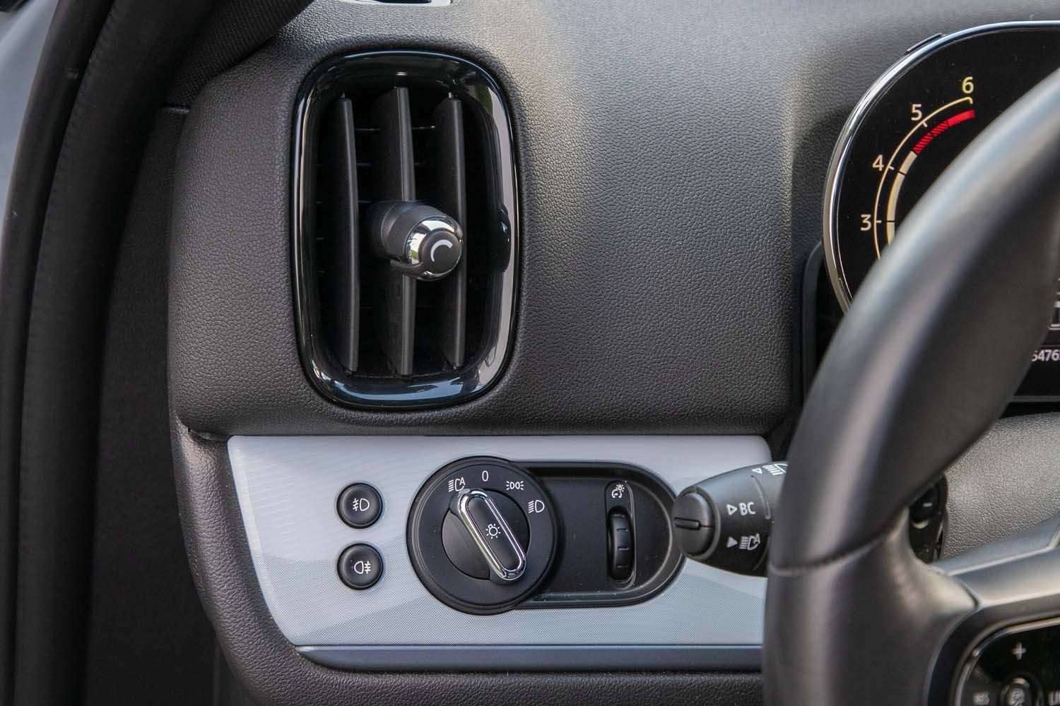 Fahrzeugbild eines MINI COOPER
