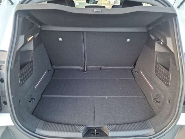 Fahrzeugbild eines Renault 4 E-TECH