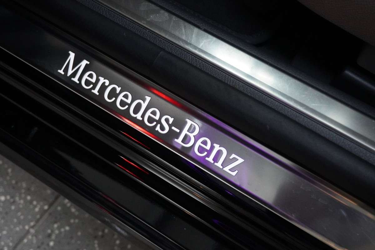 Fahrzeugbild eines Mercedes-Benz S-Klasse