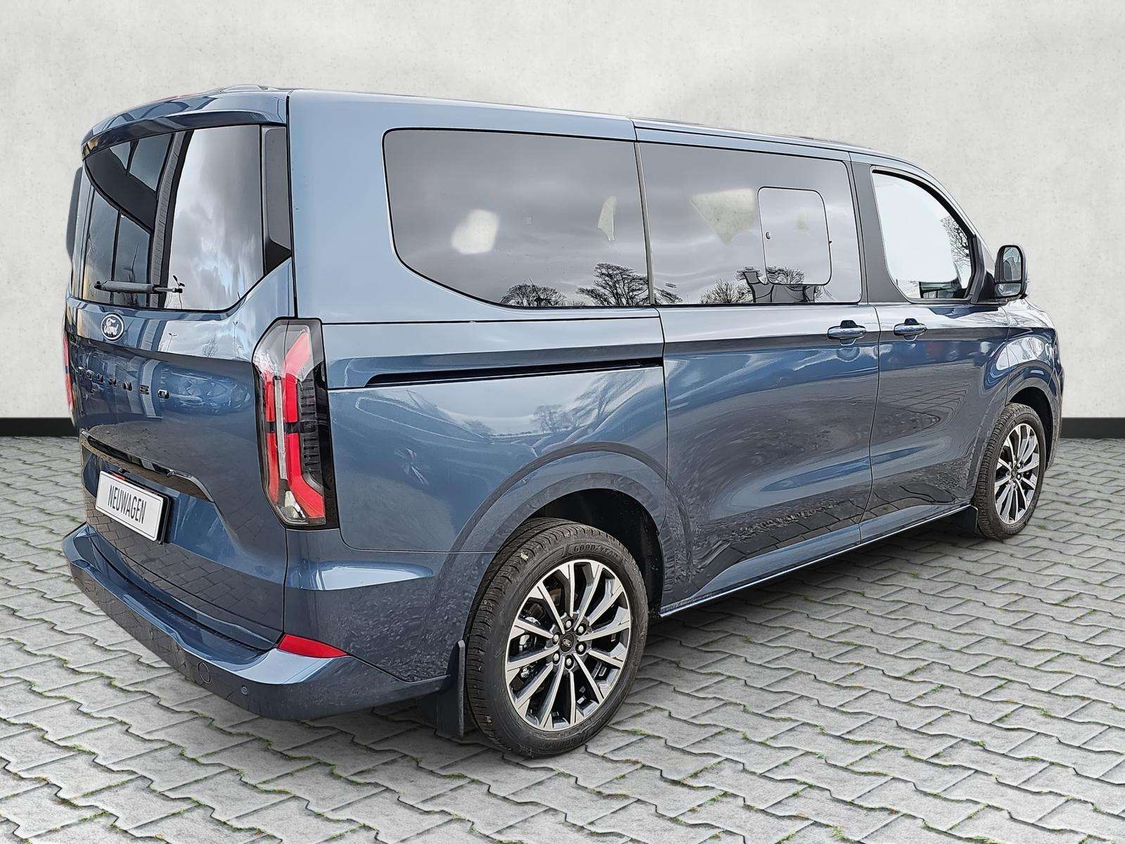 Fahrzeugbild eines Ford Tourneo Custom