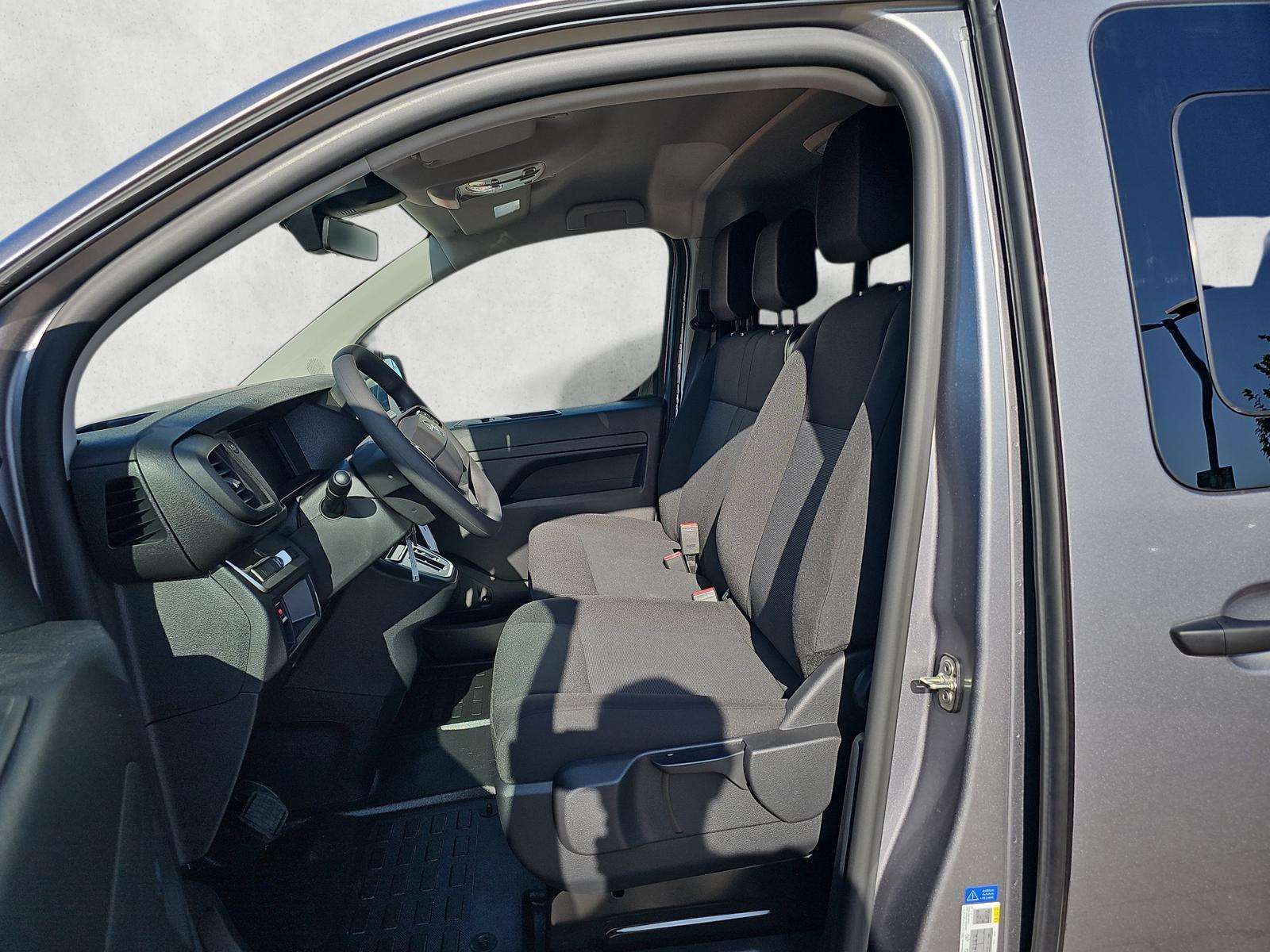Fahrzeugbild eines Opel Vivaro
