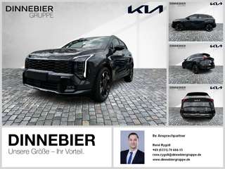 Schräge Frontansicht auf einen Kia Sportage , freigestellt
