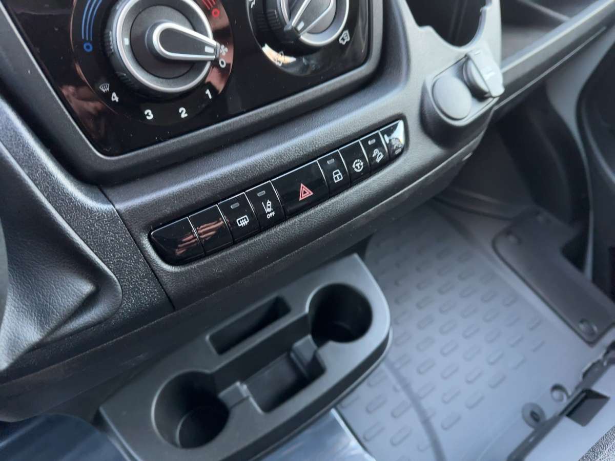 Fahrzeugbild eines Opel Movano