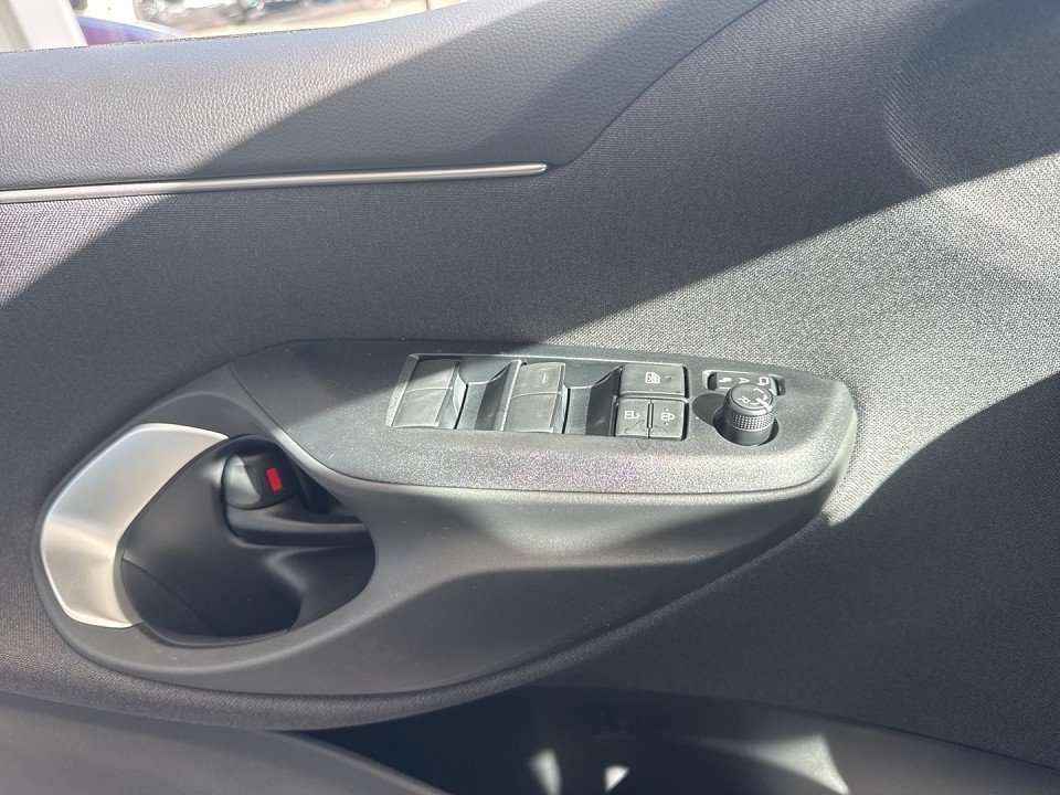 Fahrzeugbild eines Mazda Mazda2 Hybrid
