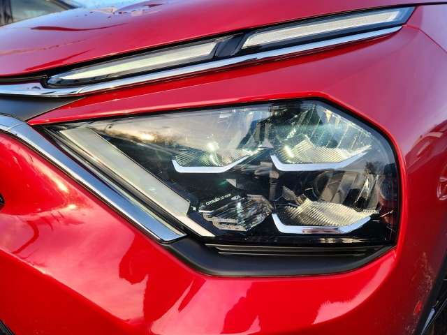 Fahrzeugbild eines Citroën C4 X