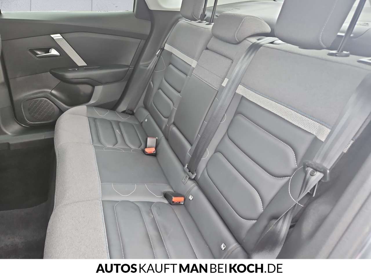 Fahrzeugbild eines Citroën C4 X