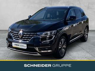 Schräge Frontansicht auf einen Renault Koleos , freigestellt
