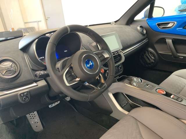 Fahrzeugbild eines Alpine A110