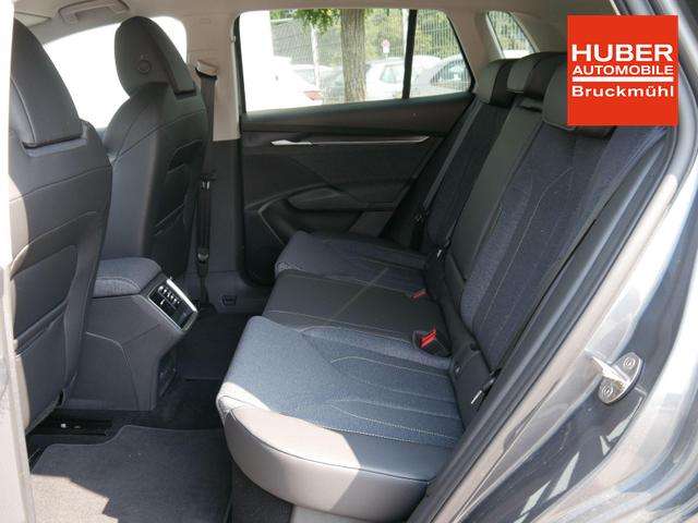 Fahrzeugbild eines Skoda ELROQ