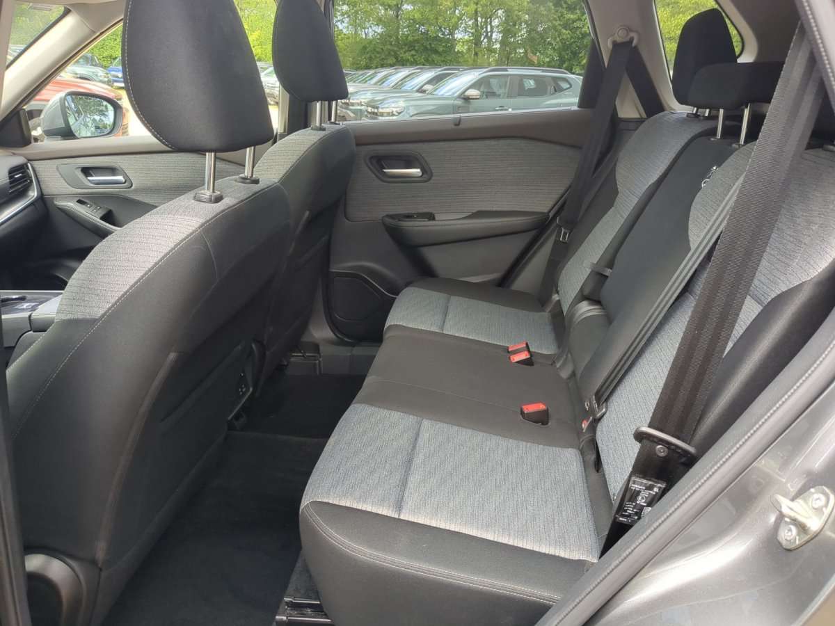 Fahrzeugbild eines Nissan X-TRAIL