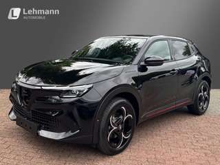 Schräge Frontansicht auf einen Alfa Romeo Junior , freigestellt