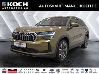 Schräge Frontansicht auf einen Skoda Kodiaq , freigestellt