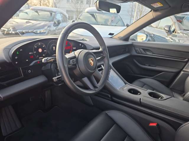 Fahrzeugbild eines Porsche Taycan