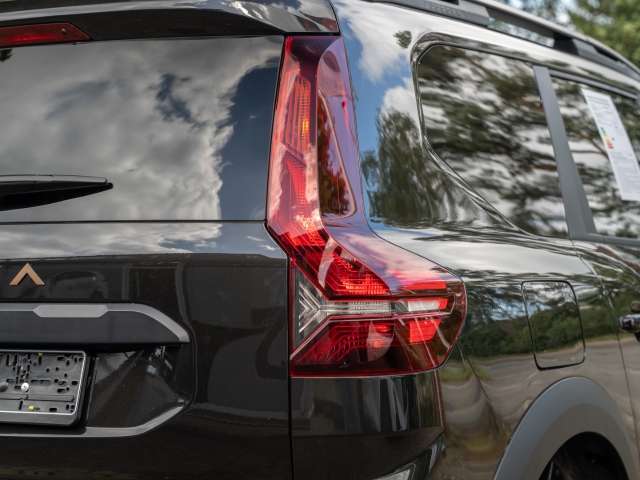 Fahrzeugbild eines Dacia Jogger