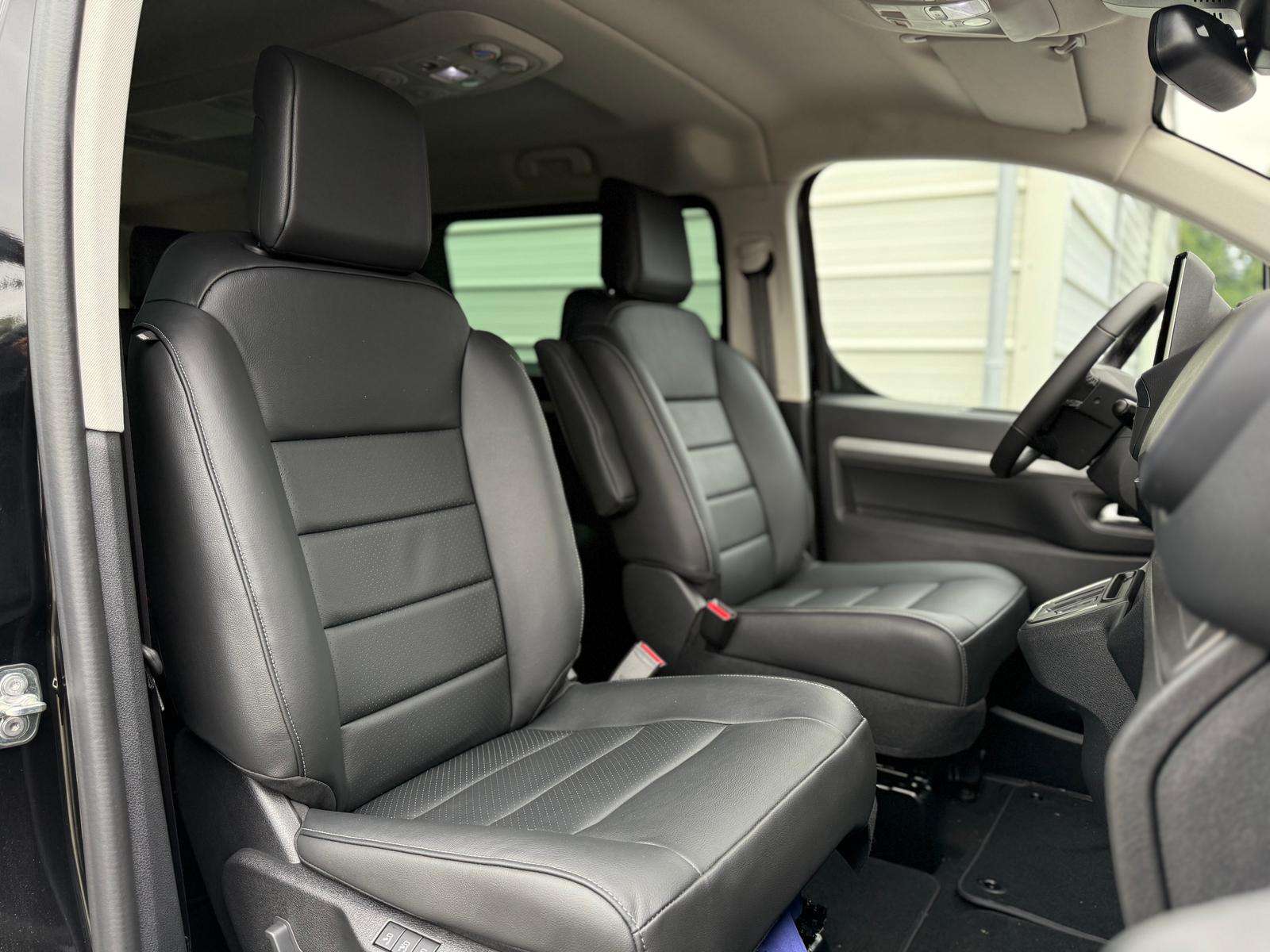 Fahrzeugbild eines Peugeot Traveller