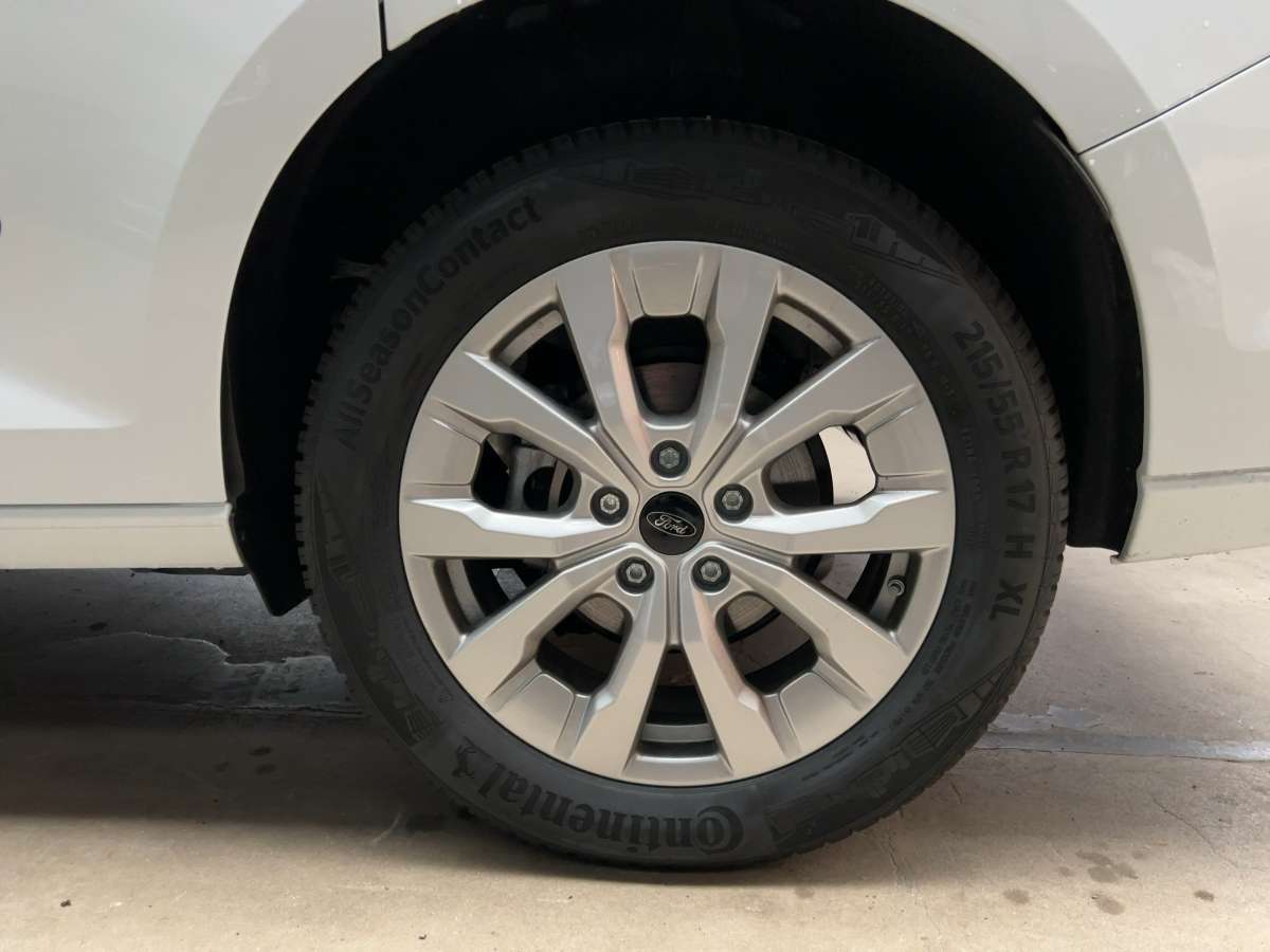 Fahrzeugbild eines Ford Tourneo Connect