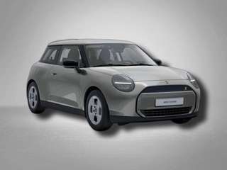 Schräge Frontansicht auf einen MINI COOPER , freigestellt