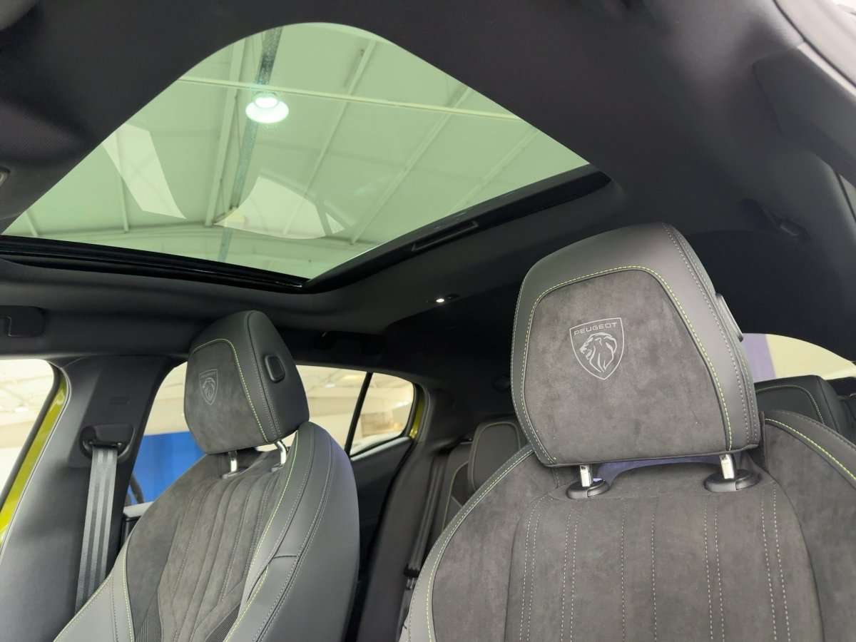 Fahrzeugbild eines Peugeot 408