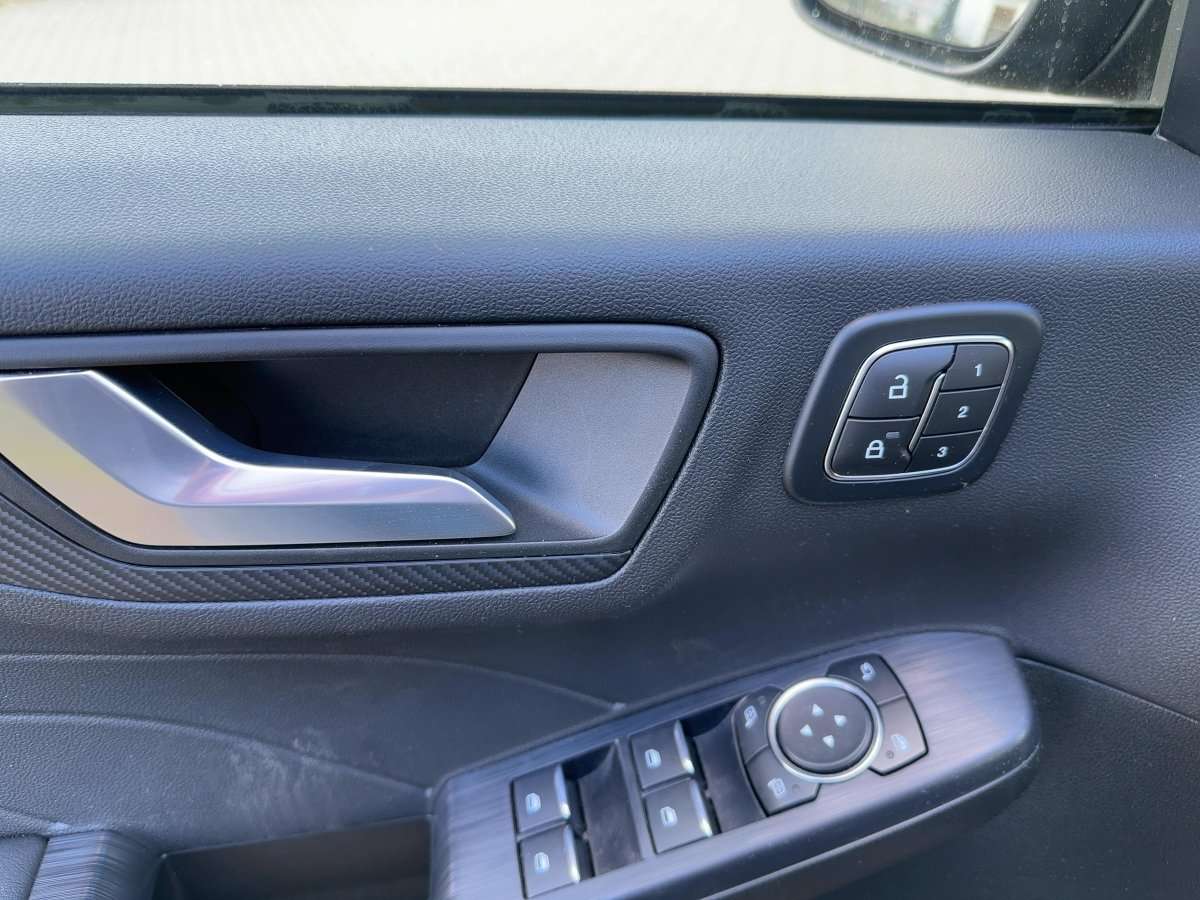 Fahrzeugbild eines Ford Kuga