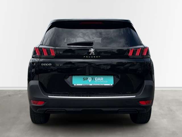 Fahrzeugbild eines Peugeot 5008