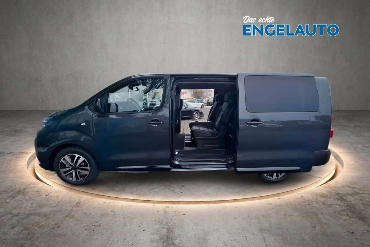 Fahrzeugbild eines Peugeot Traveller