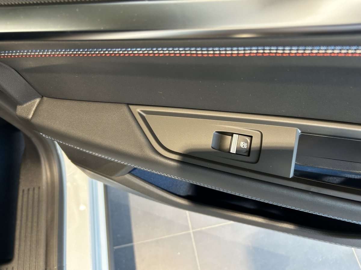 Fahrzeugbild eines Renault Rafale