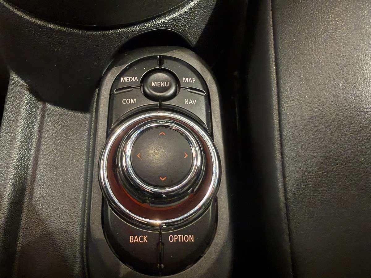 Fahrzeugbild eines MINI MINI