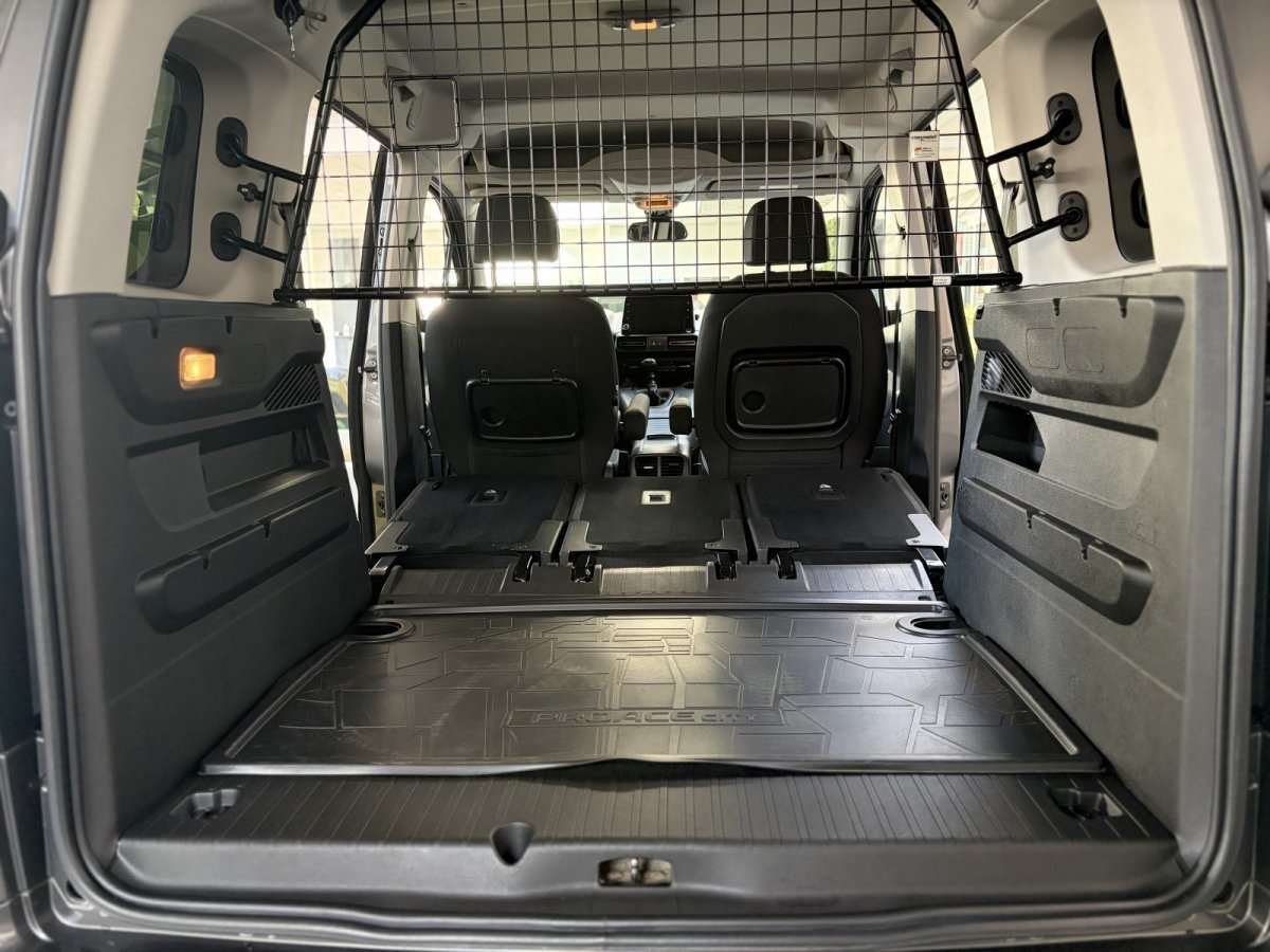 Fahrzeugbild eines Toyota Proace City