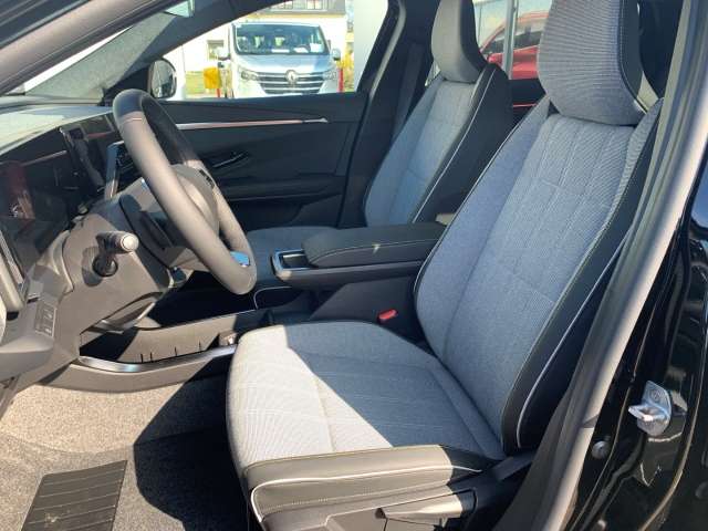 Fahrzeugbild eines Renault Scenic E-TECH