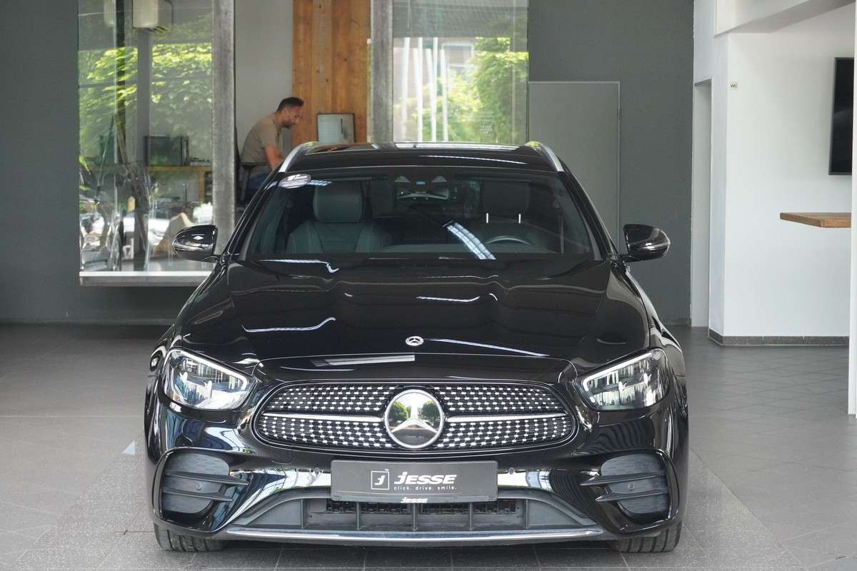 Fahrzeugbild eines Mercedes-Benz E-Klasse