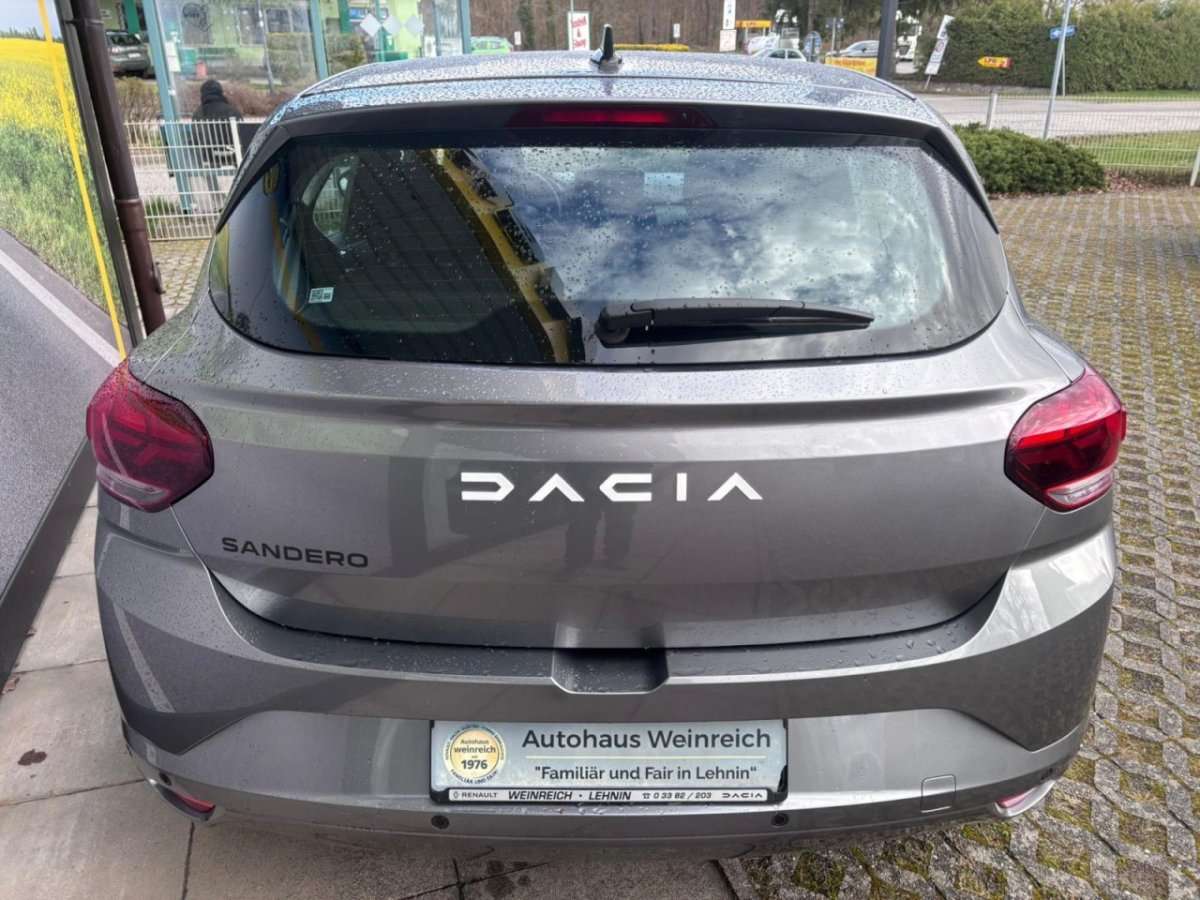 Fahrzeugbild eines Dacia Sandero