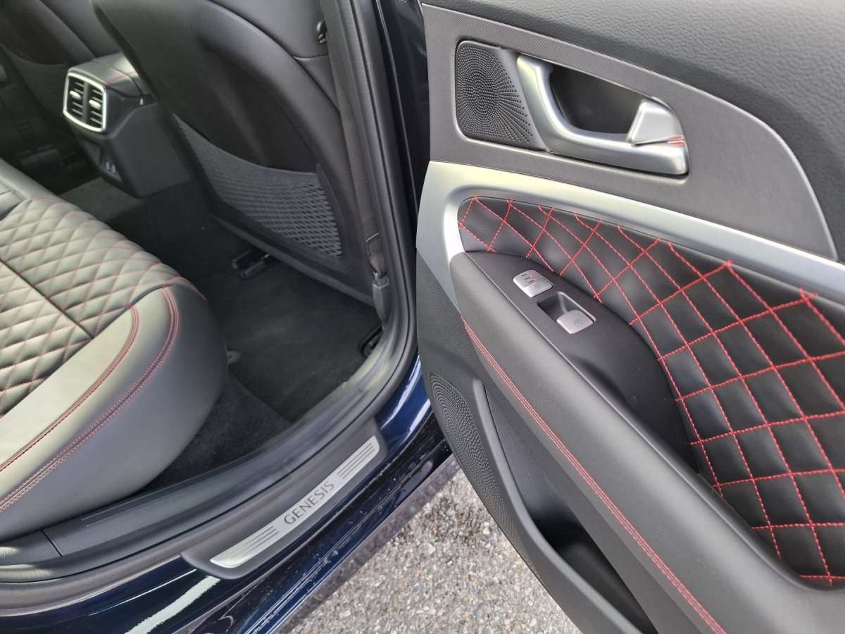Fahrzeugbild eines Genesis G70